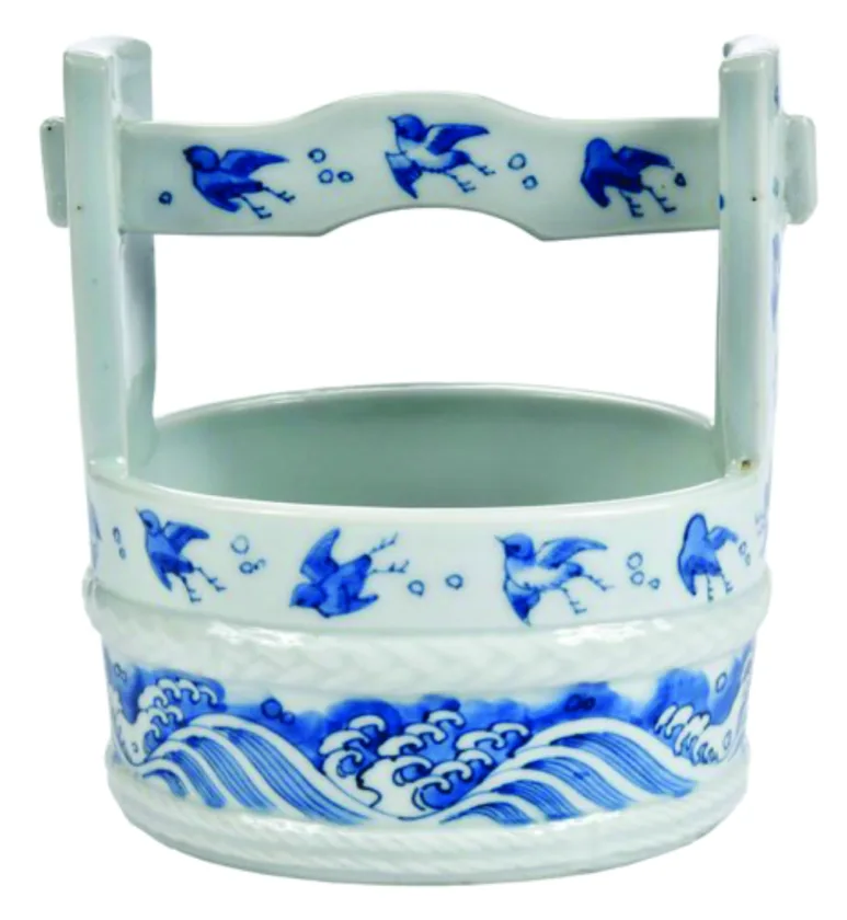 There are many types of blue and white porcelain